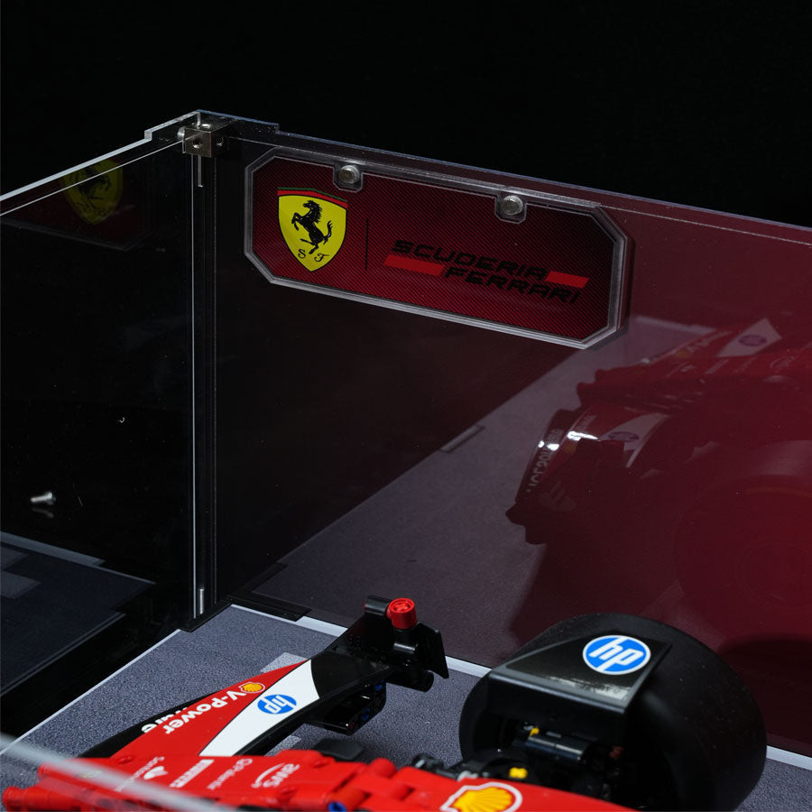 Premium-Display-Vitrine für LEGO® Ferrari F1 SF-24 aus ultra-transparentem Acryl